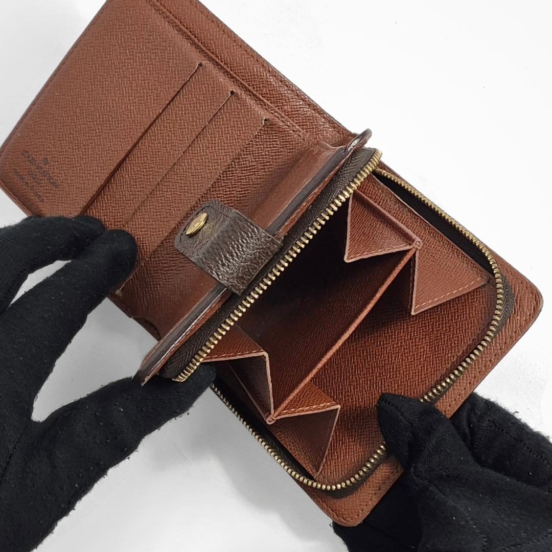 Louis Vuitton Zipper Wallet inside view
