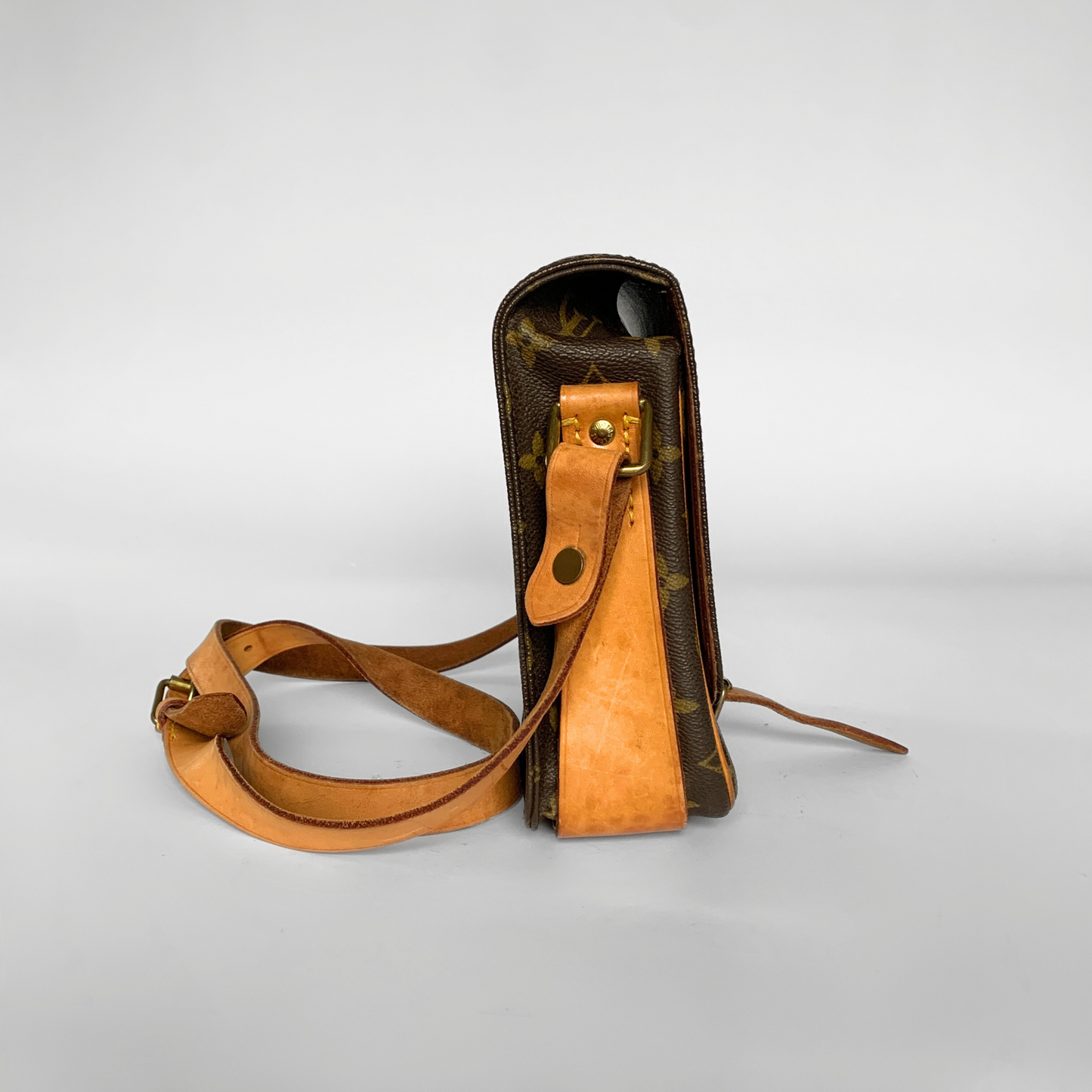 Louis Vuitton Louis Vuitton Cartouchière Monogram Canvas - Crossbody bags - Etoile Luxury Vintage