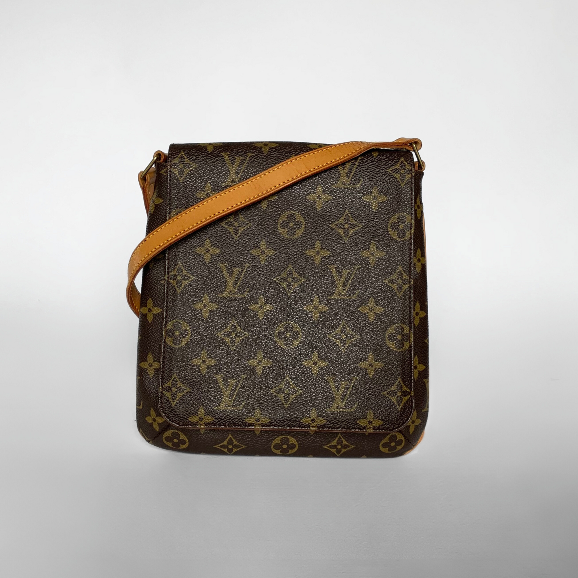 Louis Vuitton Louis Vuitton Musette Salsa Monogram Canvas - Shoulder bags - Etoile Luxury Vintage