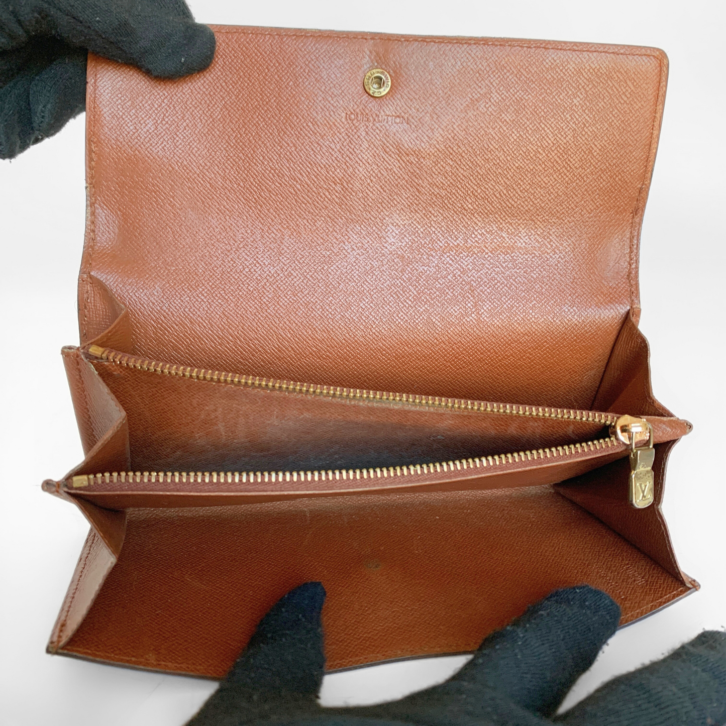 Louis Vuitton Louis Vuitton Wallet Large Monogram Canvas - Wallets - Etoile Luxury Vintage