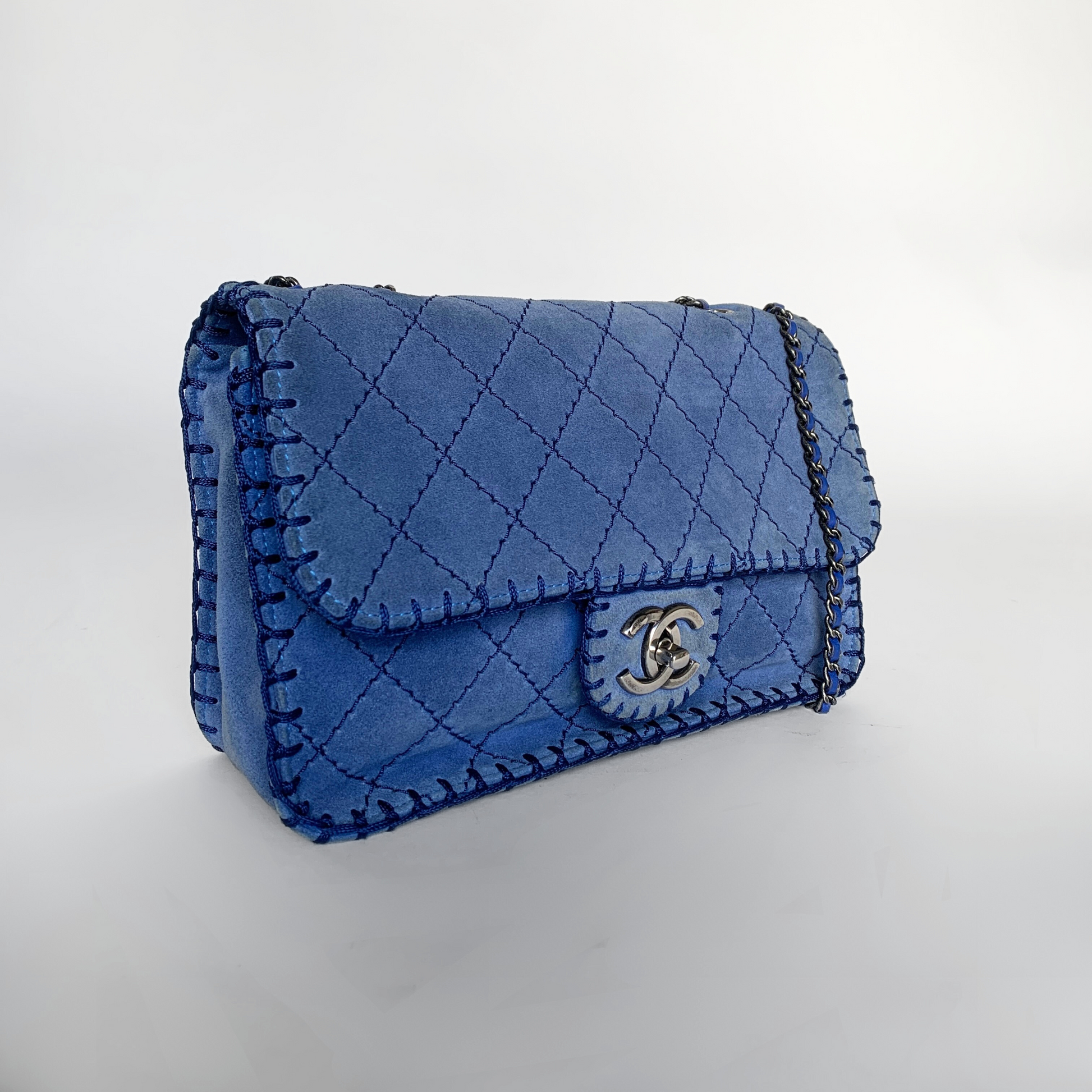Chanel Chanel Single Flap Bag Suède - Shoulder bags - Etoile Luxury Vintage