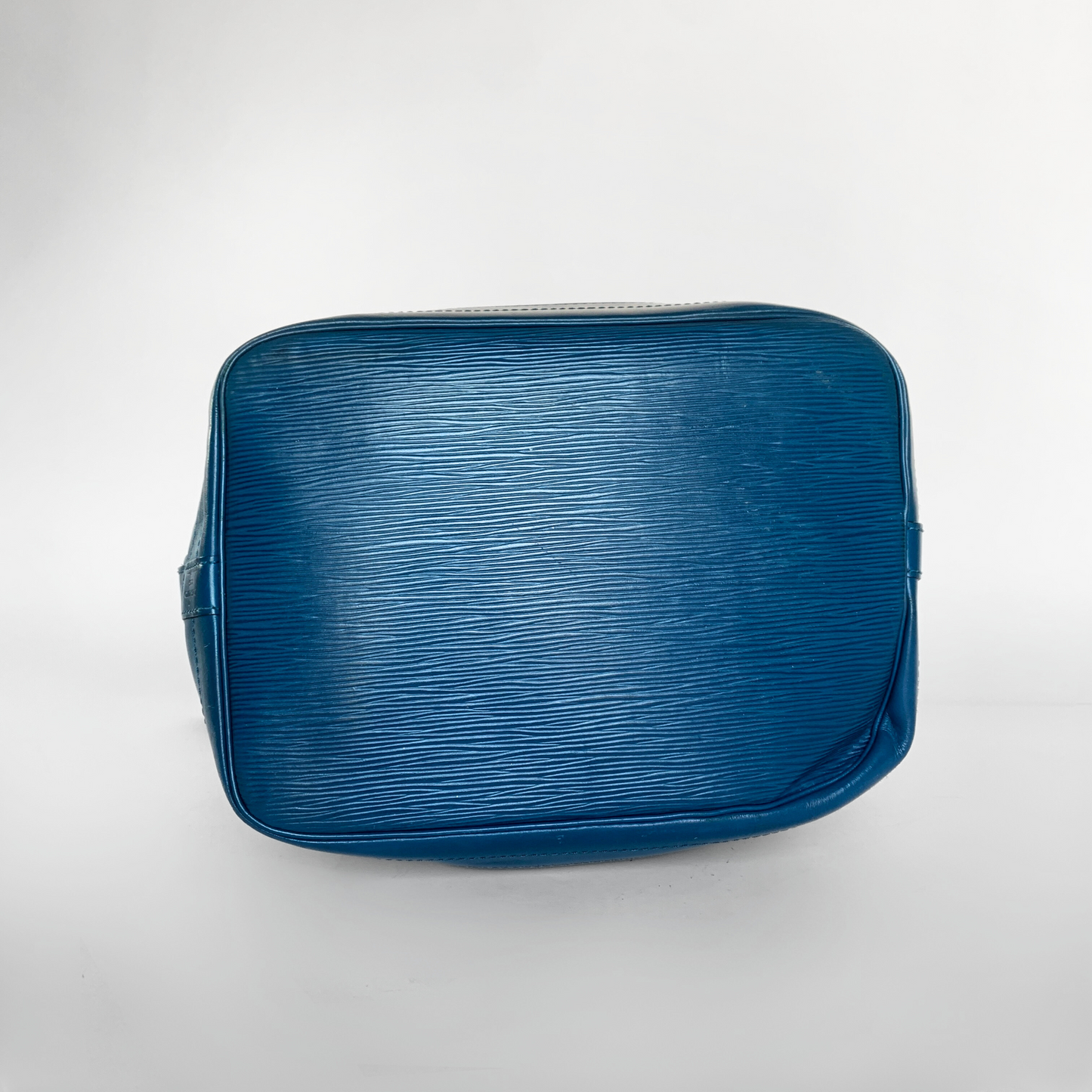 Louis Vuitton Louis Vuitton Noé Epi Leather - Shoulder bags - Etoile Luxury Vintage