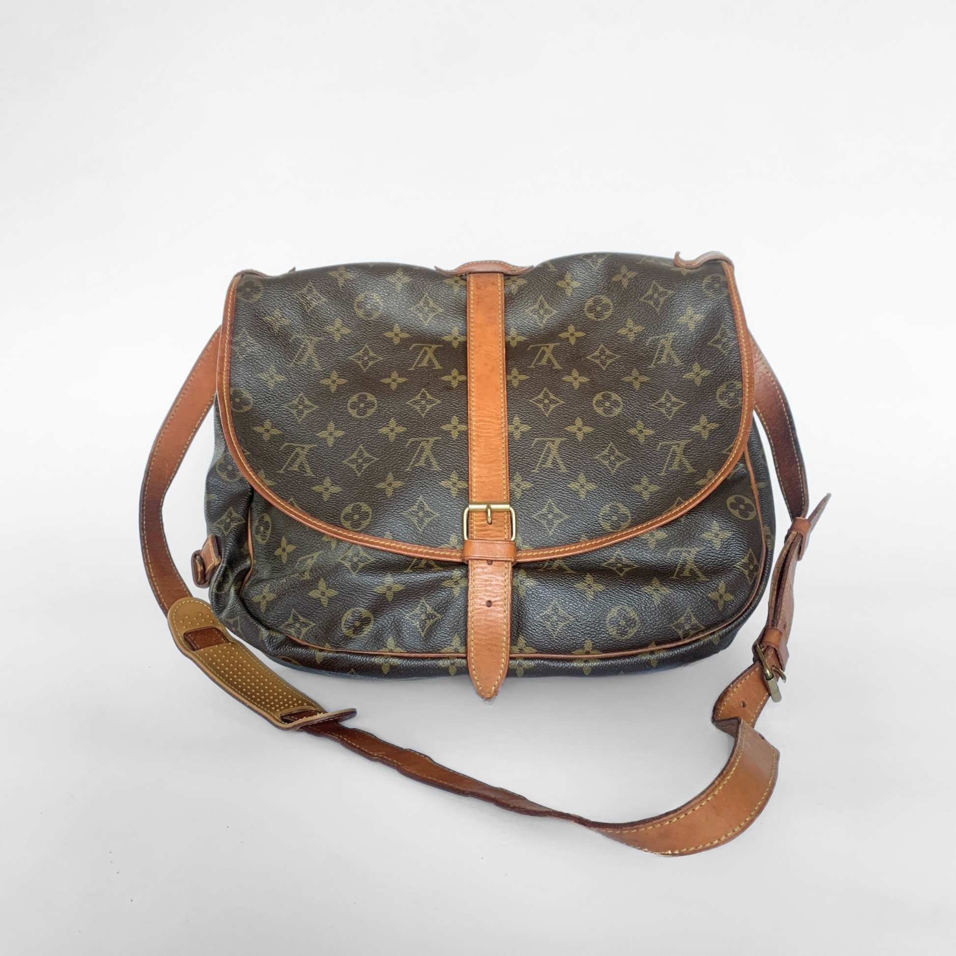 Louis Vuitton Louis Vuitton Saumur 35 Monogram Canvas - Crossbody bags - Etoile Luxury Vintage