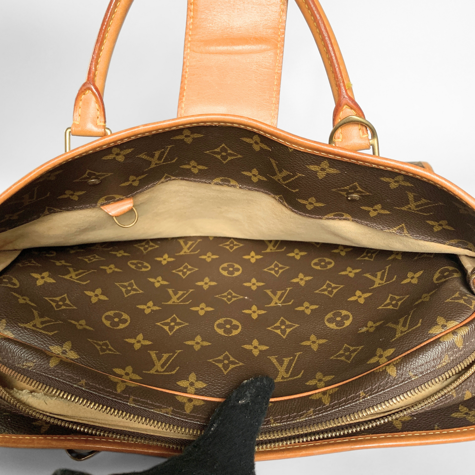 Louis Vuitton Louis Vuitton Tivoli Monogram Canvas - Shoulder bags - Etoile Luxury Vintage