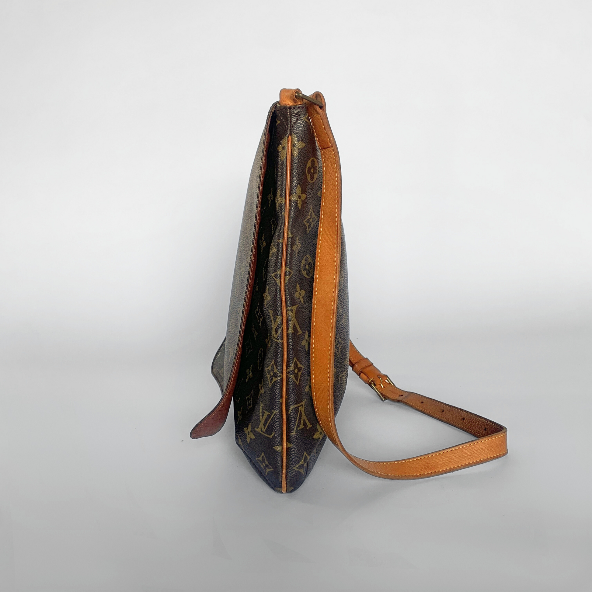 Louis Vuitton Louis Vuitton Musette Monogram Canvas - Shoulder bags - Etoile Luxury Vintage