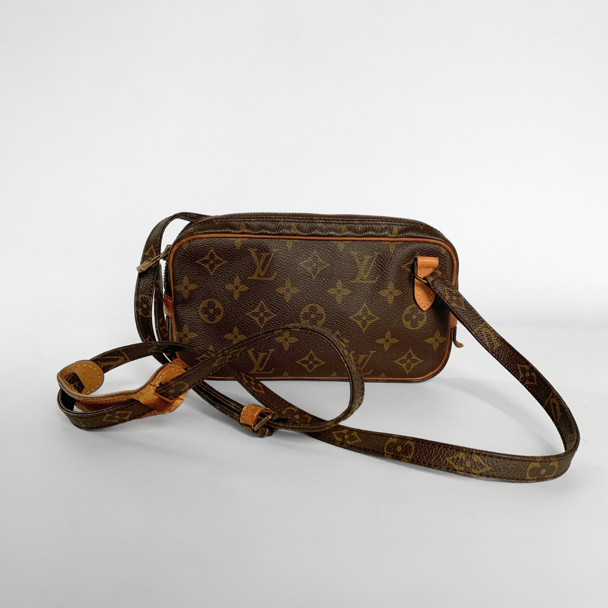 Louis Vuitton Louis Vuitton Marly Monogram Canvas - Crossbody bags - Etoile Luxury Vintage