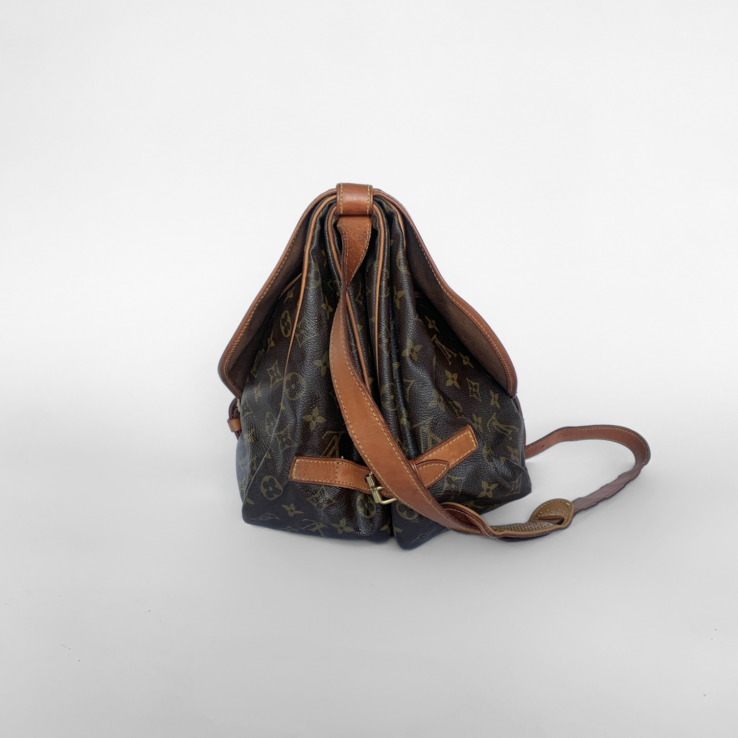 Louis Vuitton Louis Vuitton Saumur 35 Monogram Canvas - Crossbody bags - Etoile Luxury Vintage