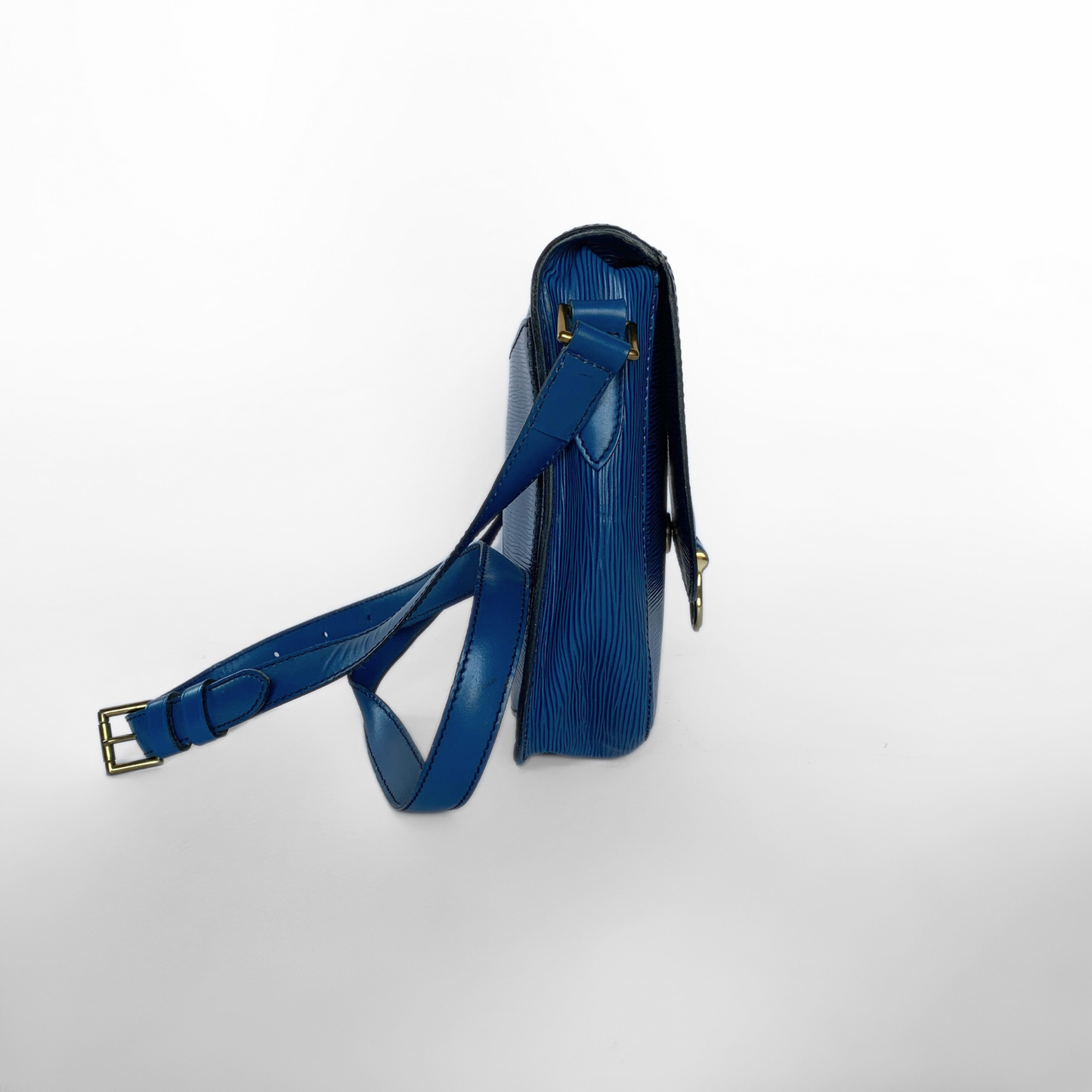 Louis Vuitton Louis Vuitton Saint Cloud GM Epi Leather - Crossbody bags - Etoile Luxury Vintage