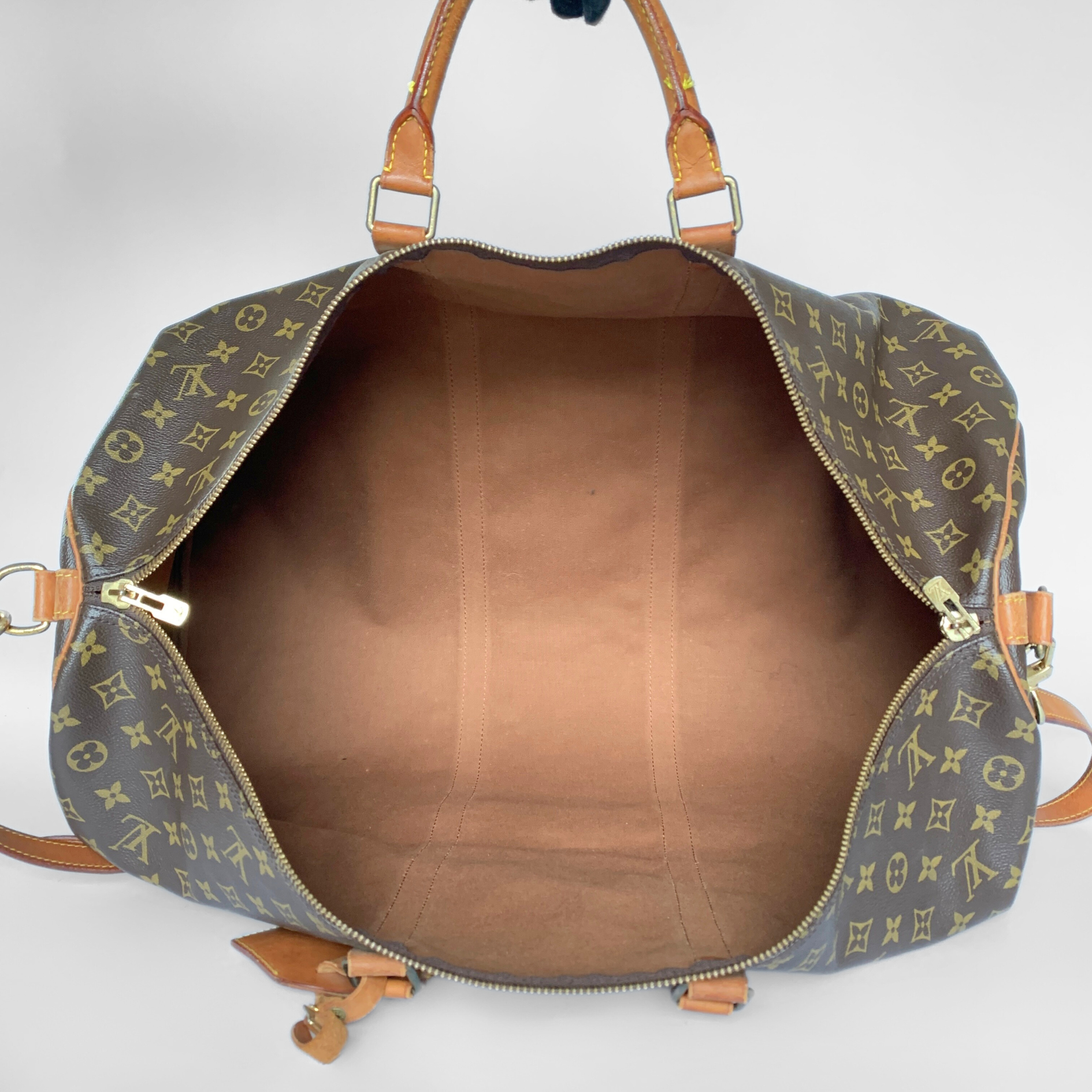 Louis Vuitton Louis Vuitton Keepall 60 Bandoulière Monogram Canvas - Travel bags - Etoile Luxury Vintage