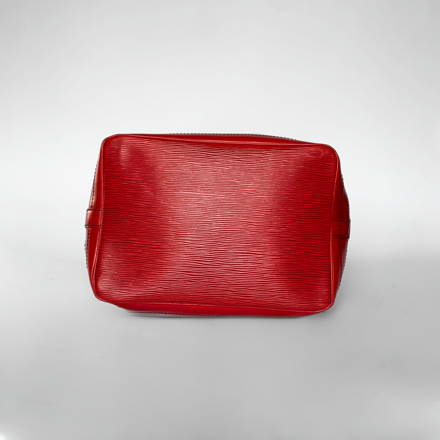 Louis Vuitton Louis Vuitton Noé Epi Leather - Shoulder bags - Etoile Luxury Vintage