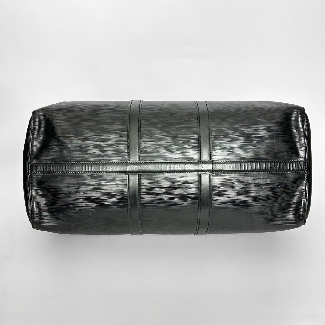 Louis Vuitton Keepall 50 Epi black bottom view