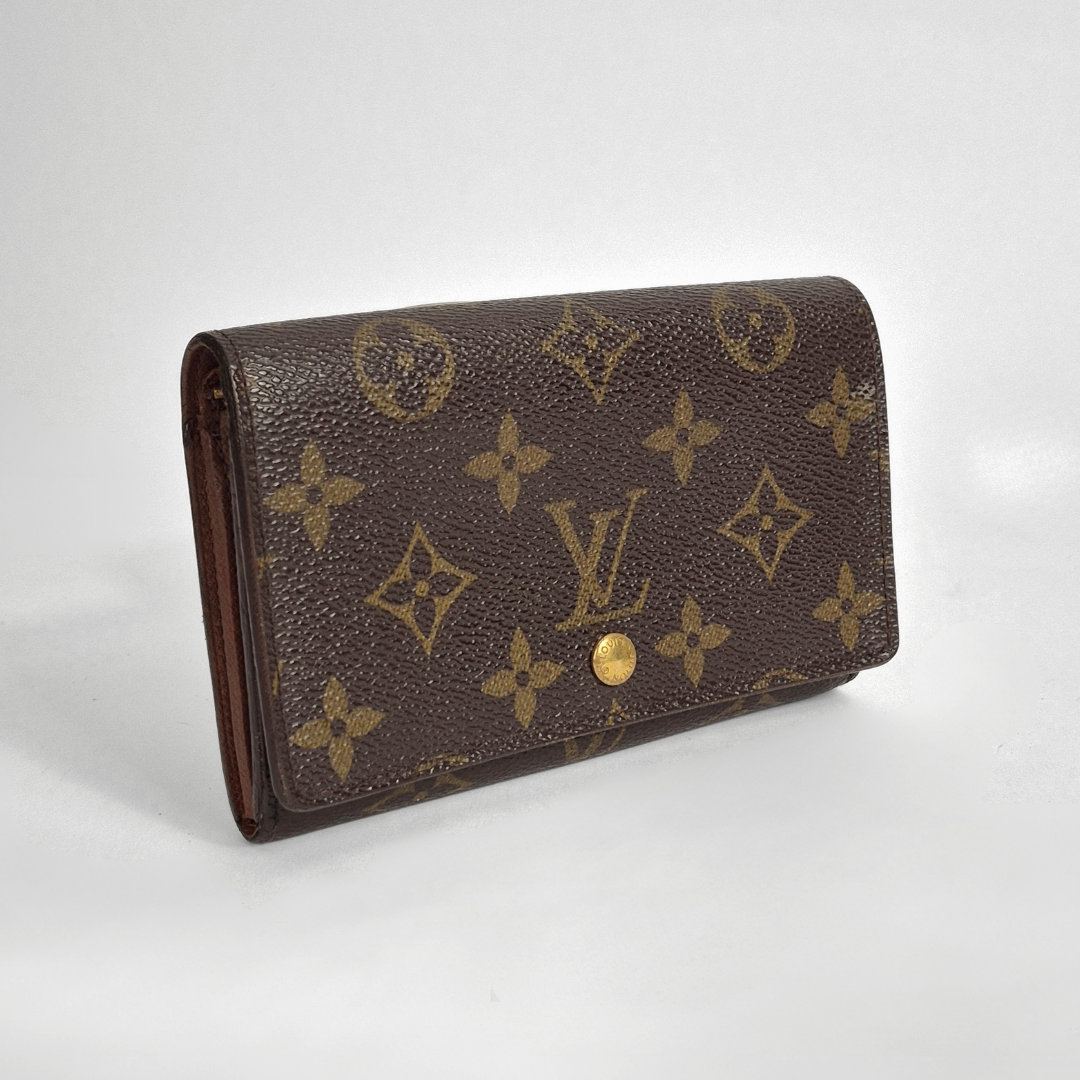 Louis Vuitton wallet with monogram lateral view