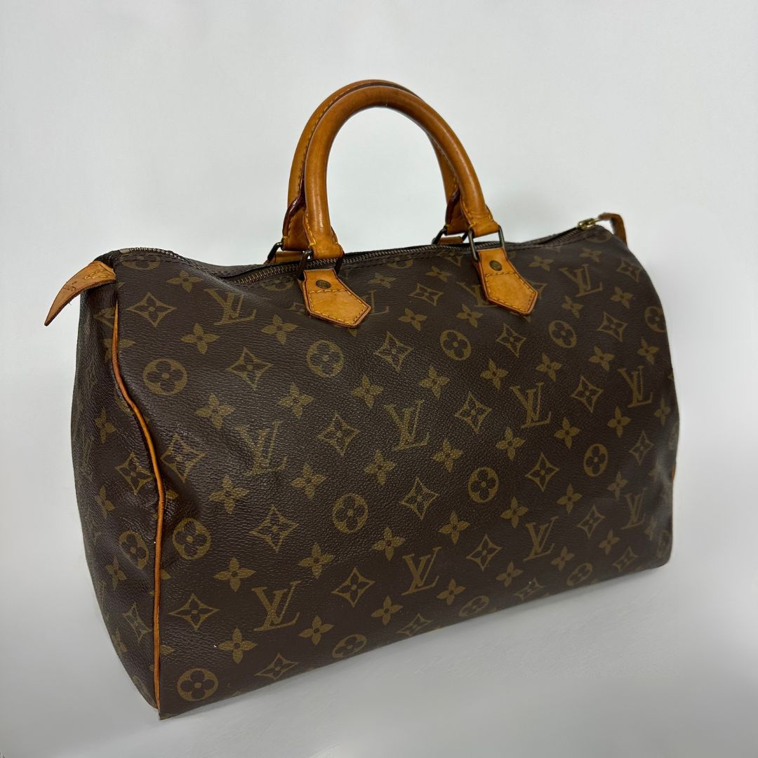 Louis Vuitton Speedy 35 on a white background