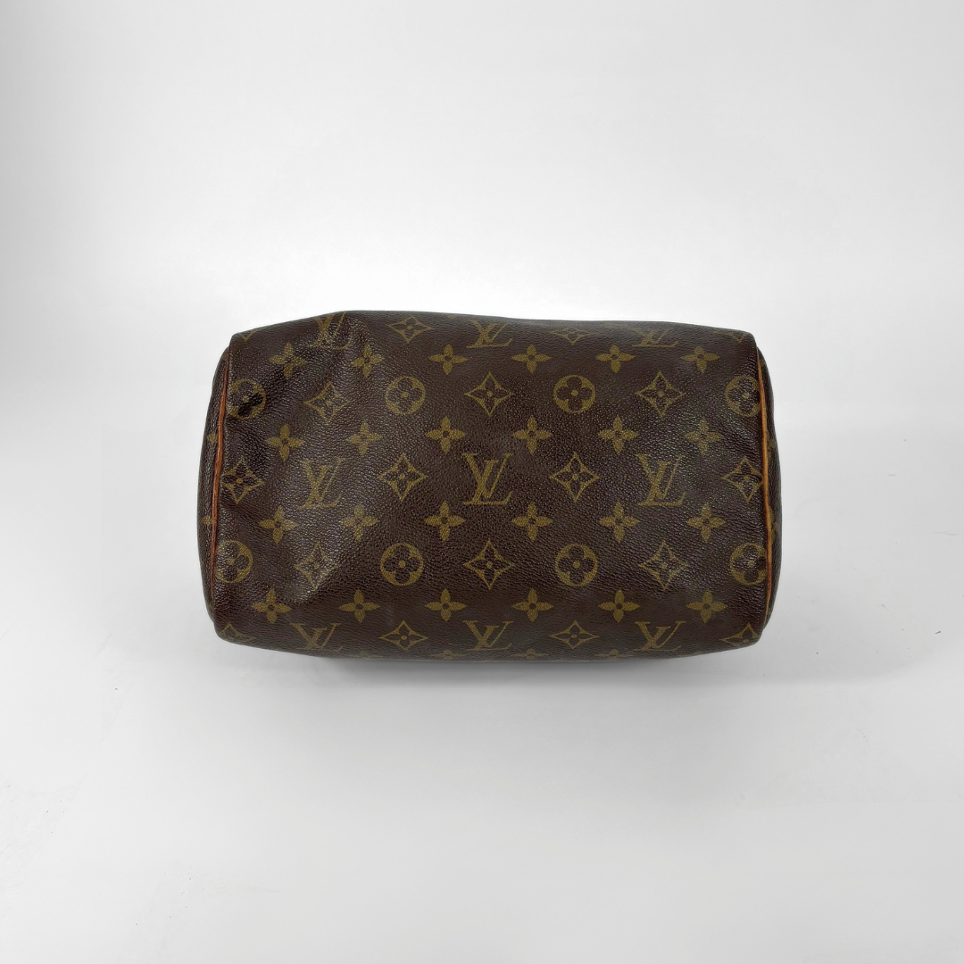 Louis Vuitton Speedy 25 bottom view