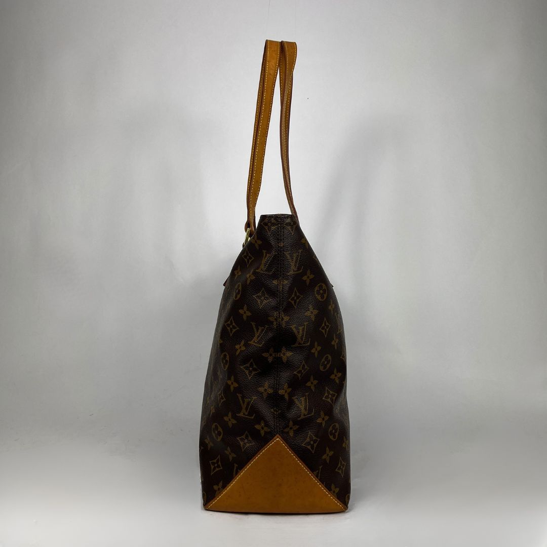 Louis Vuitton Cabas Mezzo on a white background
