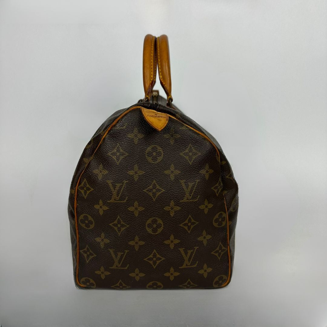 Louis Vuitton Speedy 35 on a white background