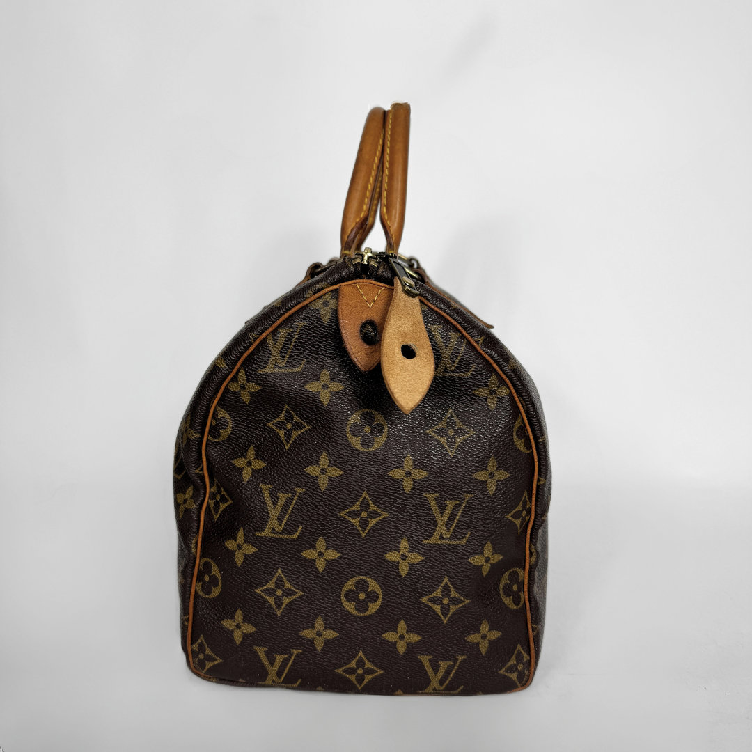 Louis Vuitton Speedy 30 on a white background