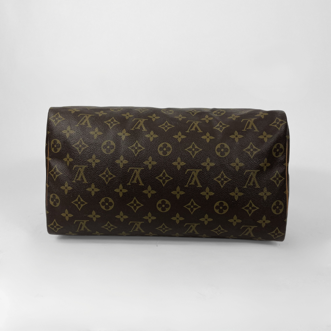Louis Vuitton Speedy 35 on a white background