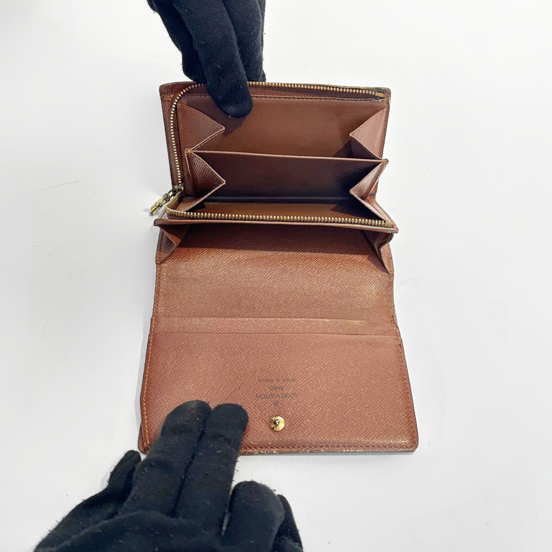 Louis Vuitton wallet medium inside view