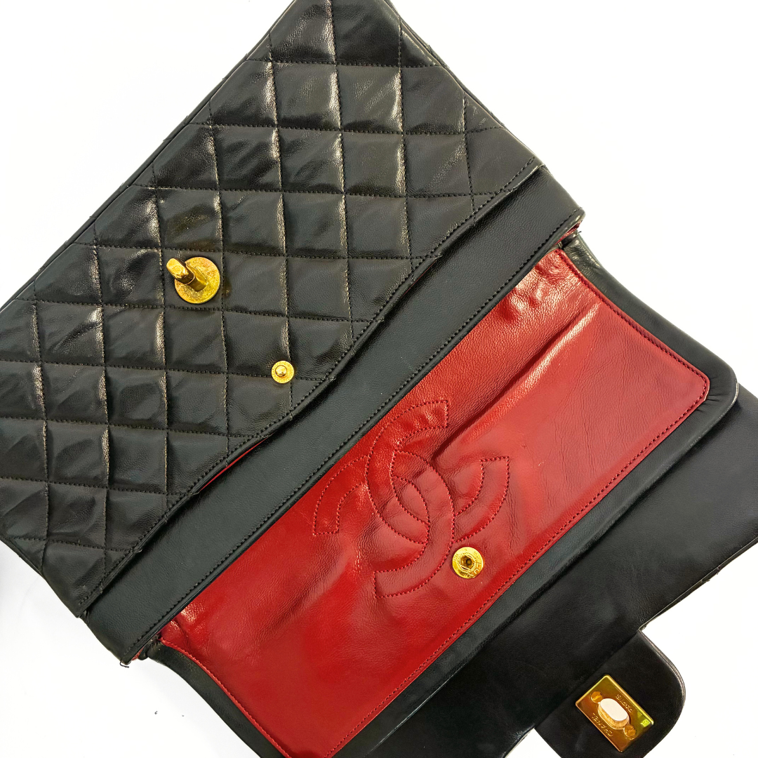 Chanel Chanel Classic Flap Bag Medium - Shoulder Bags - Etoile Luxury Vintage